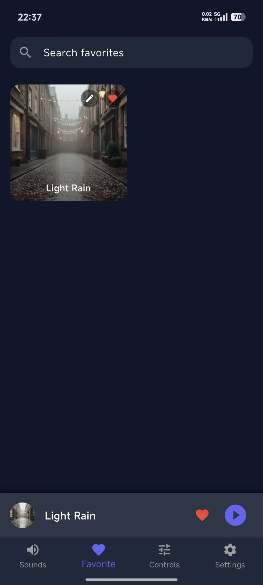 Deep Sounds : X 收藏夹界面 - 展示用户收藏的Light Rain音效，封面为雨中欧式街道的宁静场景